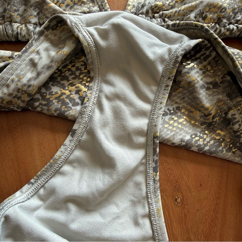 Stylish Snake Print Bikini Set - Picture 3 of 5